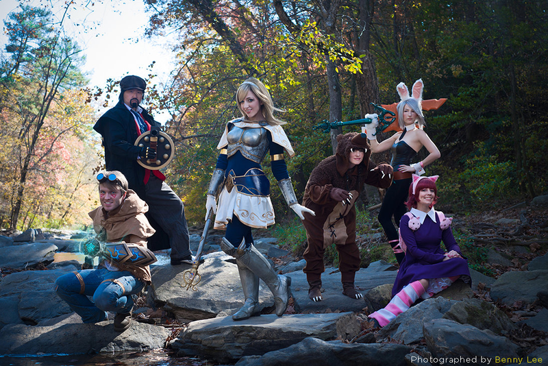 Illustration for article titled A League of Legendary Cosplayers